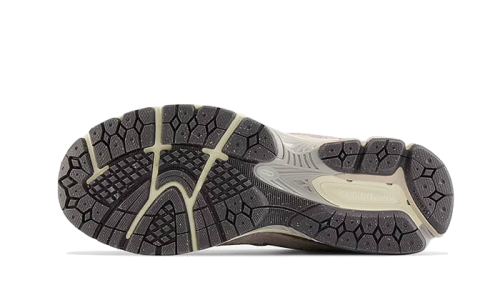 Alternative view of New Balance 2002R Rain Cloud Angora