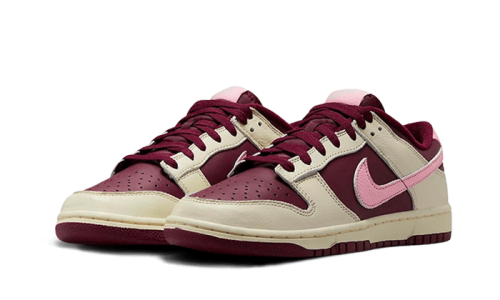 Alternative view of Nike Dunk Low Retro PRM Valentine's Day (2023)