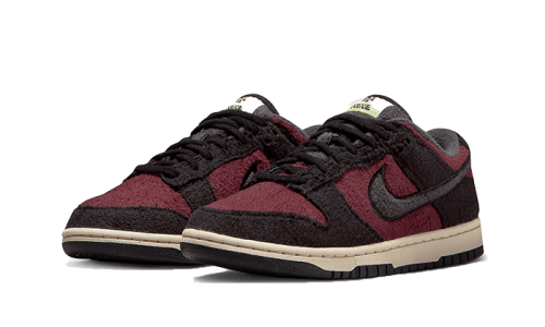 Alternative view of Nike Dunk Low SE Fleece Burgundy Crush