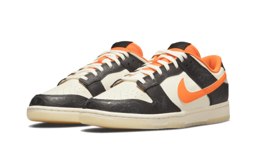 Alternative view of Nike Dunk Low PRM Halloween (2021)
