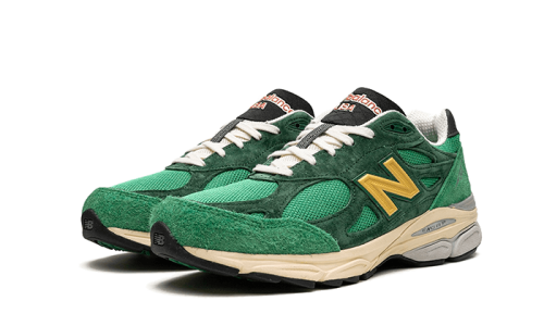 Alternative view of New Balance 990 V3 MiUSA Teddy Santis Green Gold