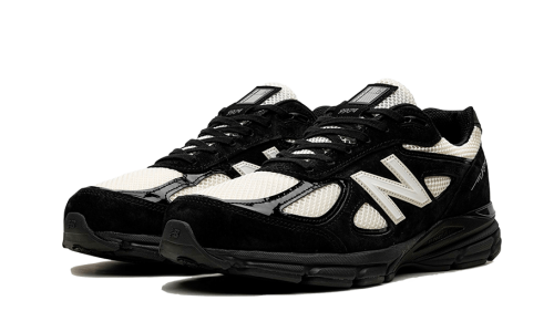 Alternative view of New Balance 990 V4 MiUSA Joe Freshgoods Outro