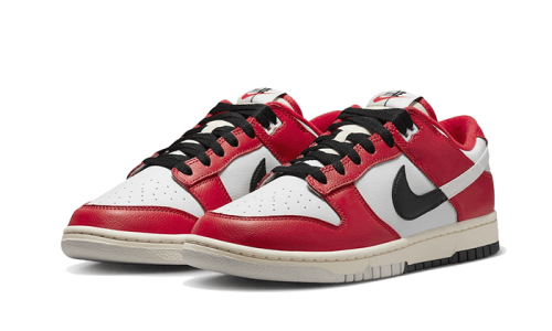 Alternative view of Nike Dunk Low Chicago Split