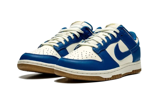 Alternative view of Nike Dunk Low Kansas City Royals