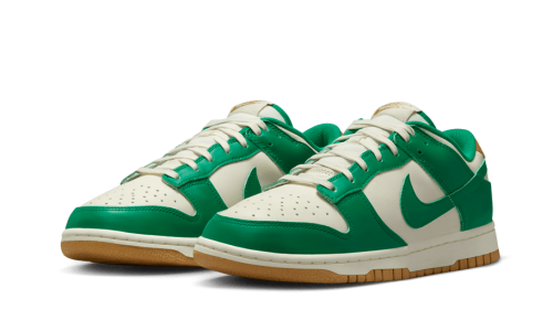Alternative view of Nike Dunk Low Malachite University Gold