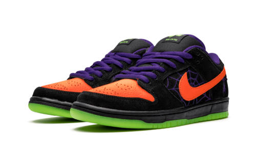 Alternative view of Nike SB Dunk Low "Night of Mischief"